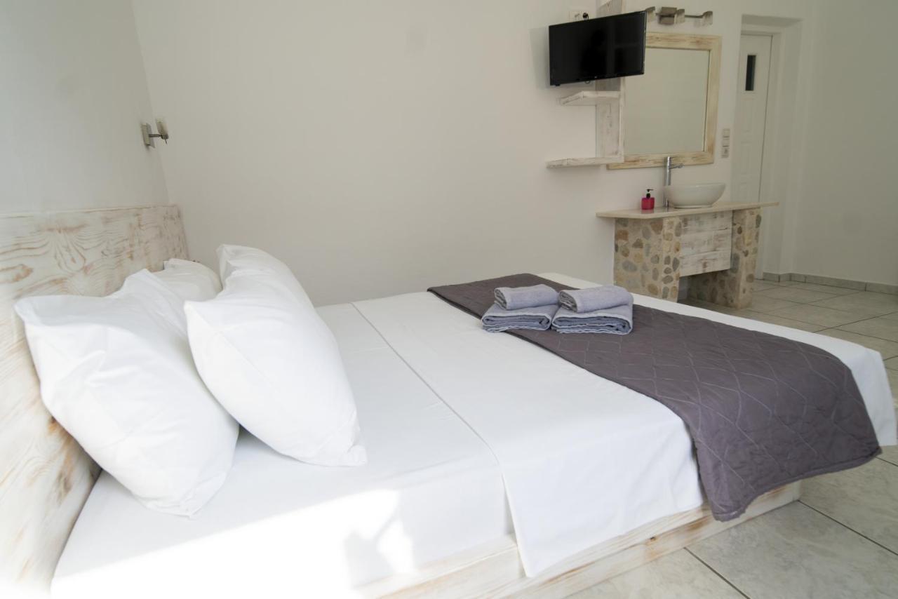 Porto Naoussa (Adults Only) Hotel Bagian luar foto